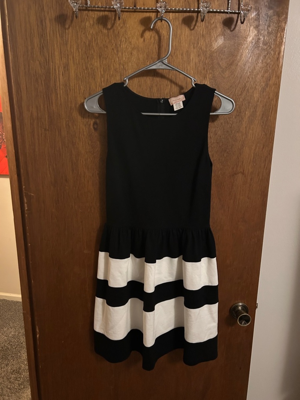 Black and White Stripe Sleeveless Dress